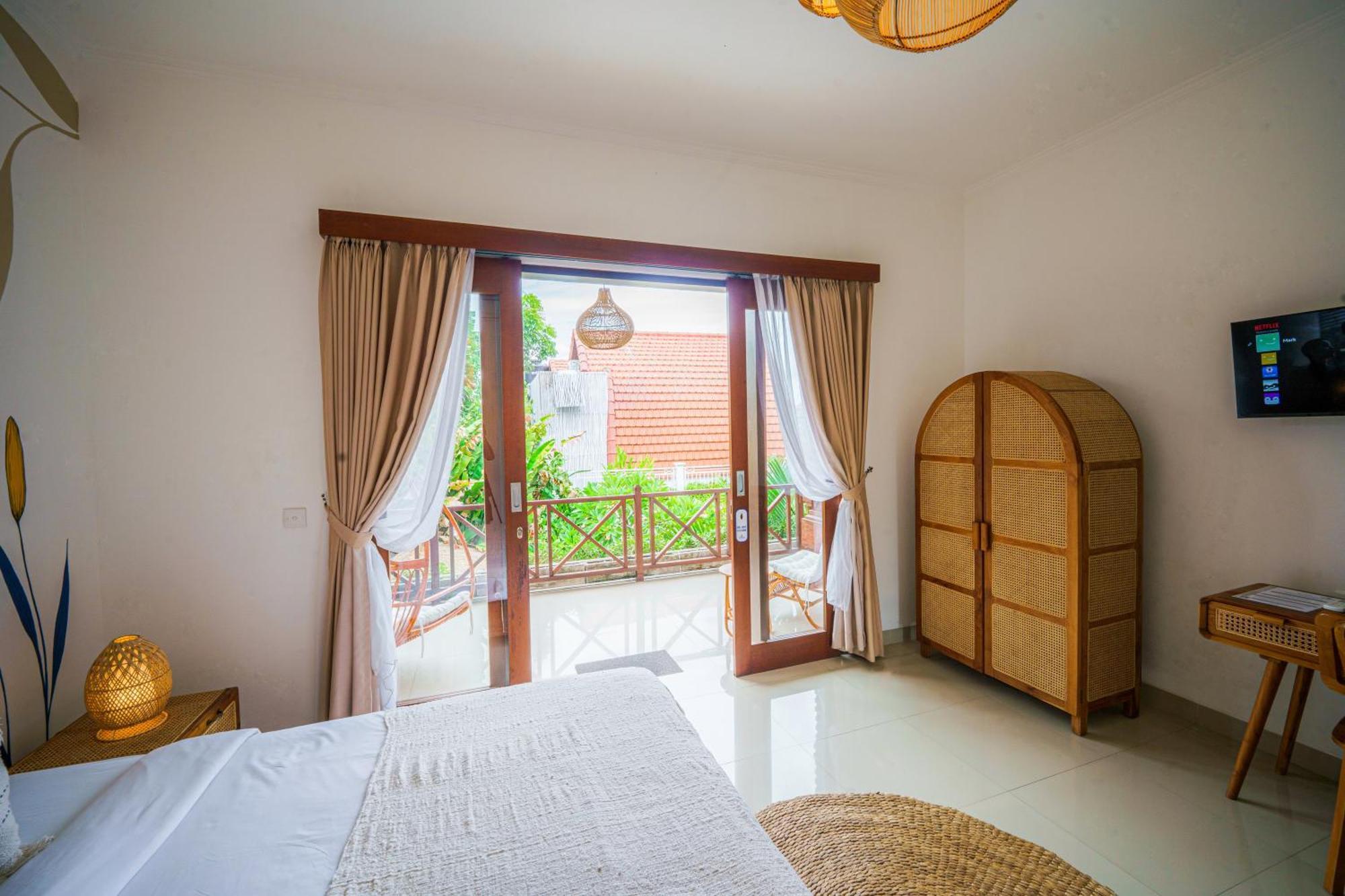 Shortcut Breeze Guest House Canggu  Exterior photo